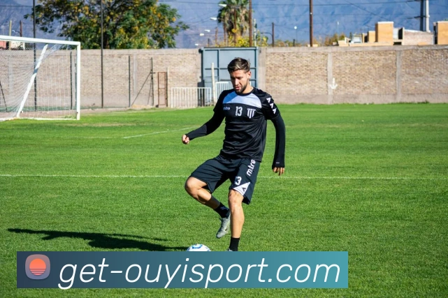 克洛尼表现不佳17投仅4中三分球命中率低迷助攻与篮板难掩失利